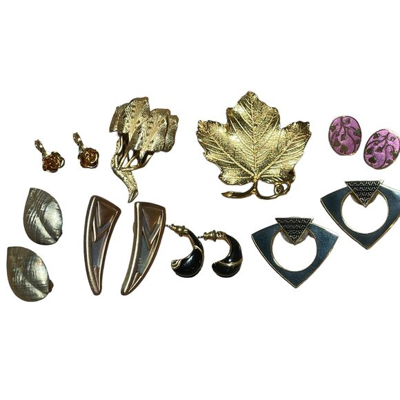 Vintage Jewelry Lot Of 8 Earrings Brooch Monet Skye Napier Gionvanni Trifari - Picture 1 of 13